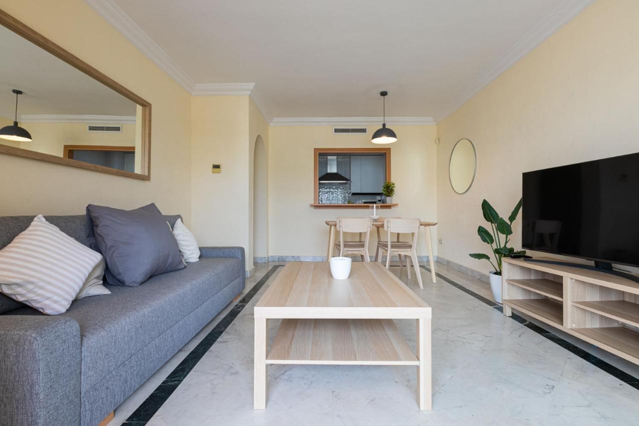 Apartamento Puerto Banus, Marina Banus, 2br, 2bth, Pool, Parking, Marbella, 2h *
